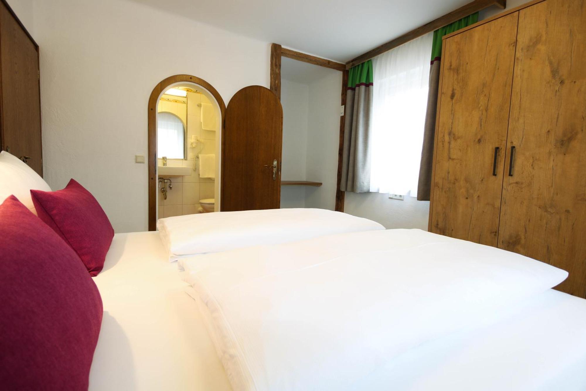 Kia Ora Hotel Restaurant Ваграйн Екстериор снимка