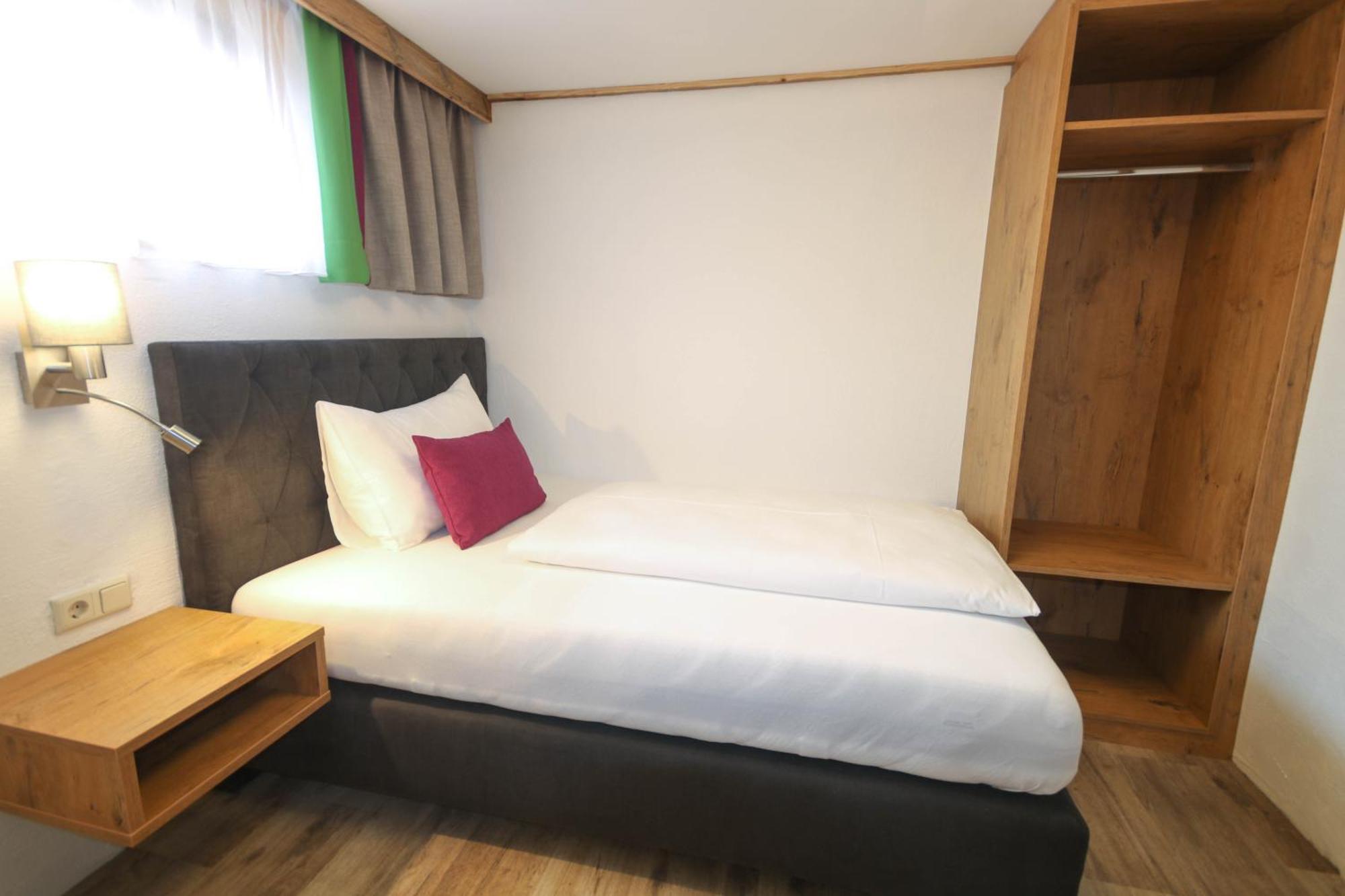 Kia Ora Hotel Restaurant Ваграйн Екстериор снимка