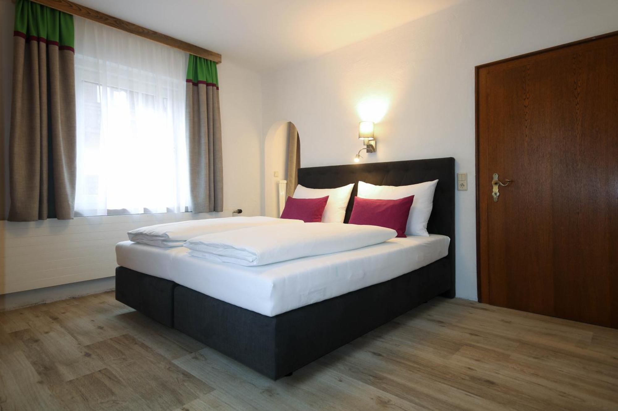 Kia Ora Hotel Restaurant Ваграйн Екстериор снимка