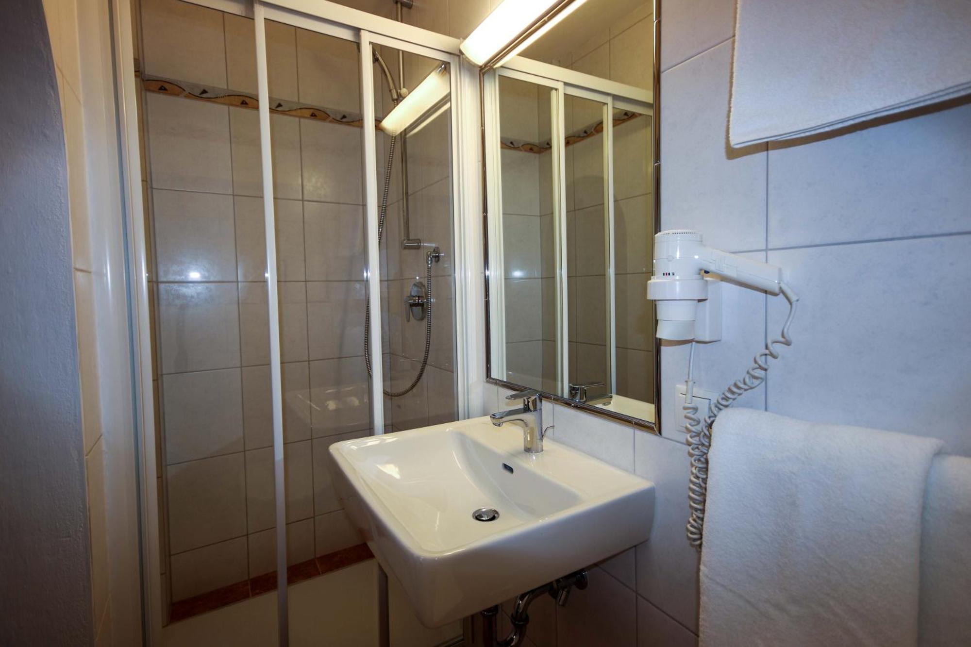 Kia Ora Hotel Restaurant Ваграйн Екстериор снимка